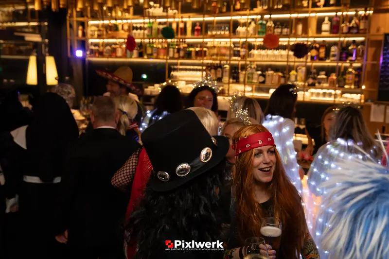 WEIBERFASCHING – Foto 5