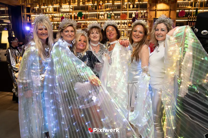 WEIBERFASCHING – Foto 9