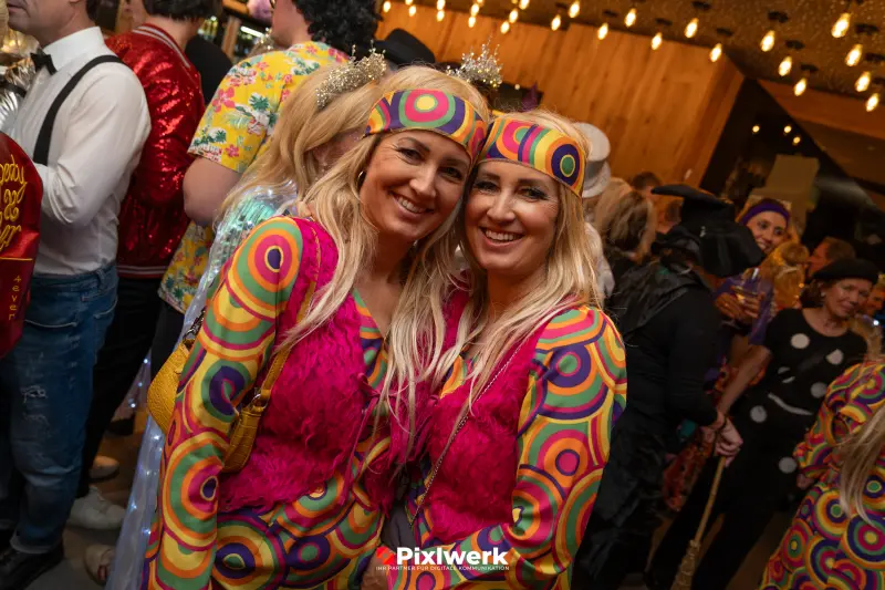 WEIBERFASCHING – Foto 2
